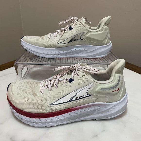 Altra Torin 7 Cream and Red Athletic Shoes size 8 for running - Picture 2 of 7